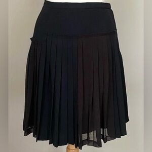 BCBGMAXAZRIA Kierra Black Pleated Wool Blend SZ4 Quiet Luxury Preppy Mini Skirt